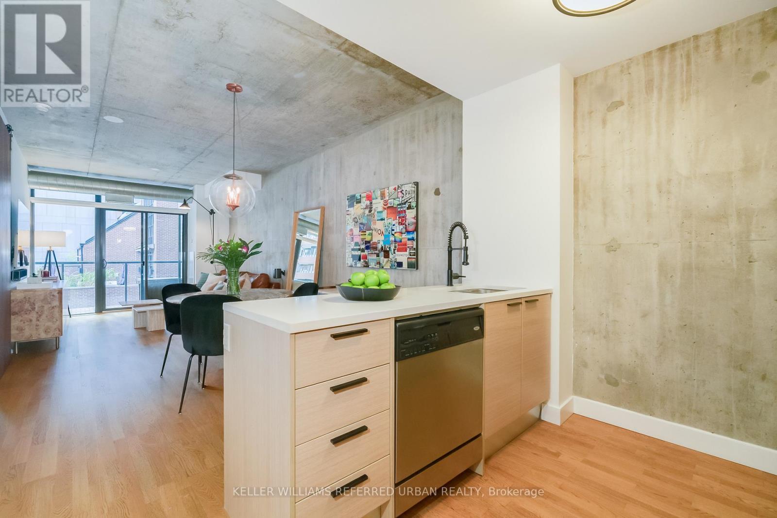 614 - 138 Princess Street, Toronto, ON - Indoor Photo Showing Kitchen