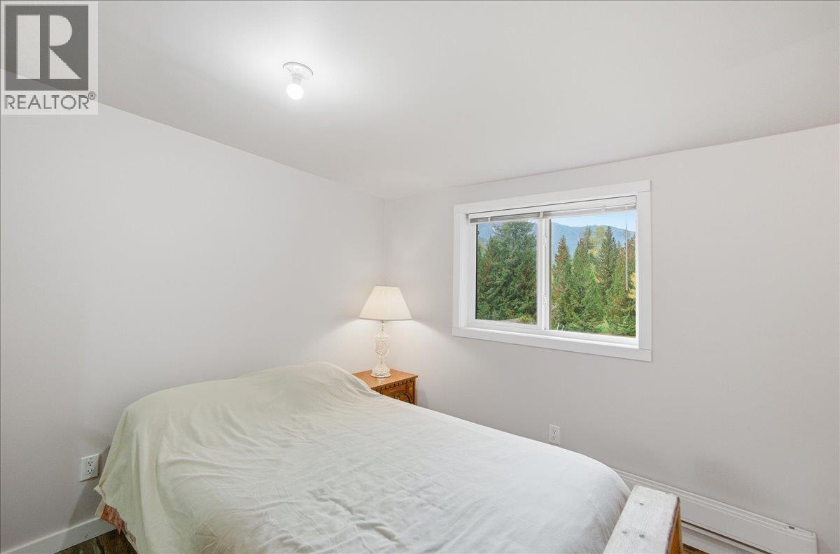 2413 Doukhobour Road, Castlegar, BC