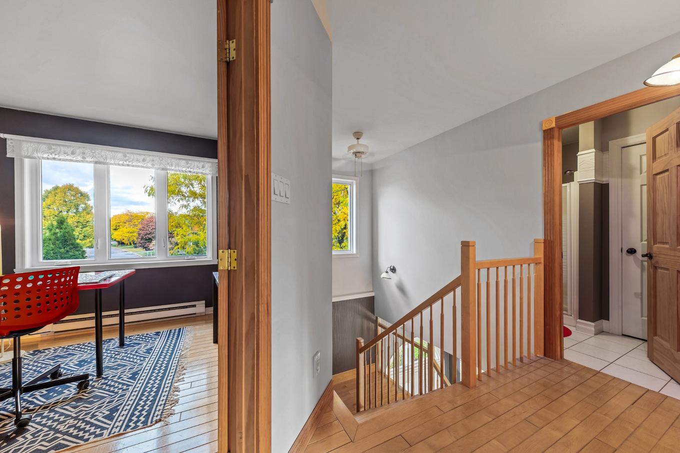 Staircase - 418 Rue De Grenoble, Sainte-Julie, QC - Indoor Photo Showing Other Room