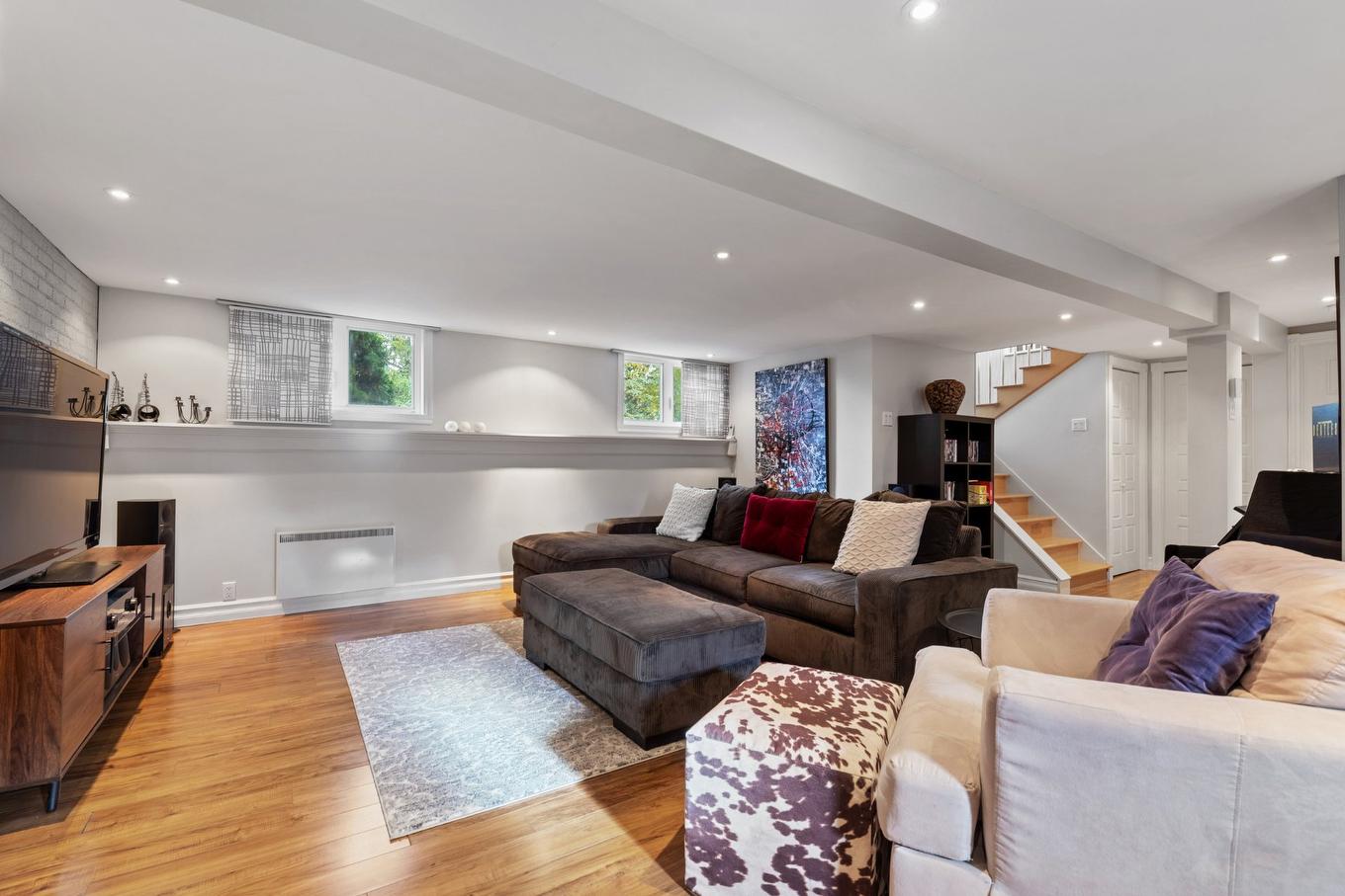 Family room - 418 Rue De Grenoble, Sainte-Julie, QC - Indoor Photo Showing Living Room