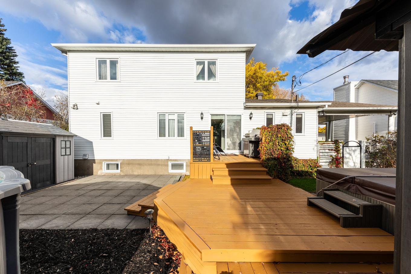 Back facade - 418 Rue De Grenoble, Sainte-Julie, QC - Outdoor With Exterior