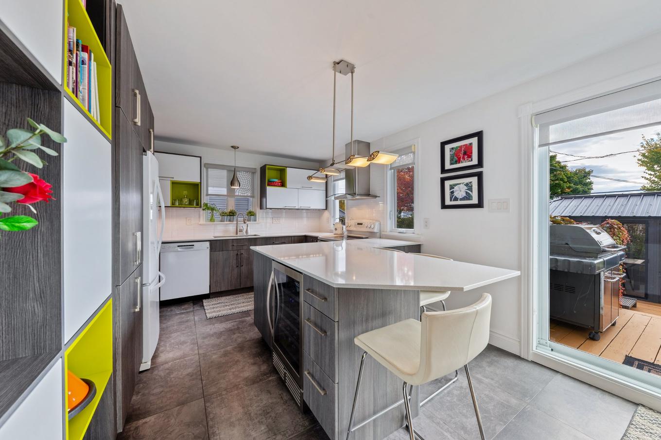 Kitchen - 418 Rue De Grenoble, Sainte-Julie, QC - Indoor Photo Showing Kitchen With Upgraded Kitchen
