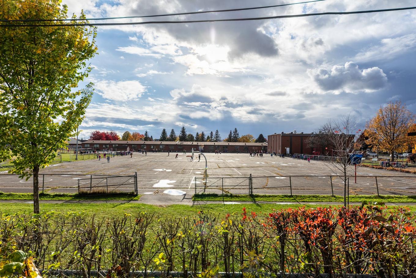 Other - 418 Rue De Grenoble, Sainte-Julie, QC - Outdoor With View