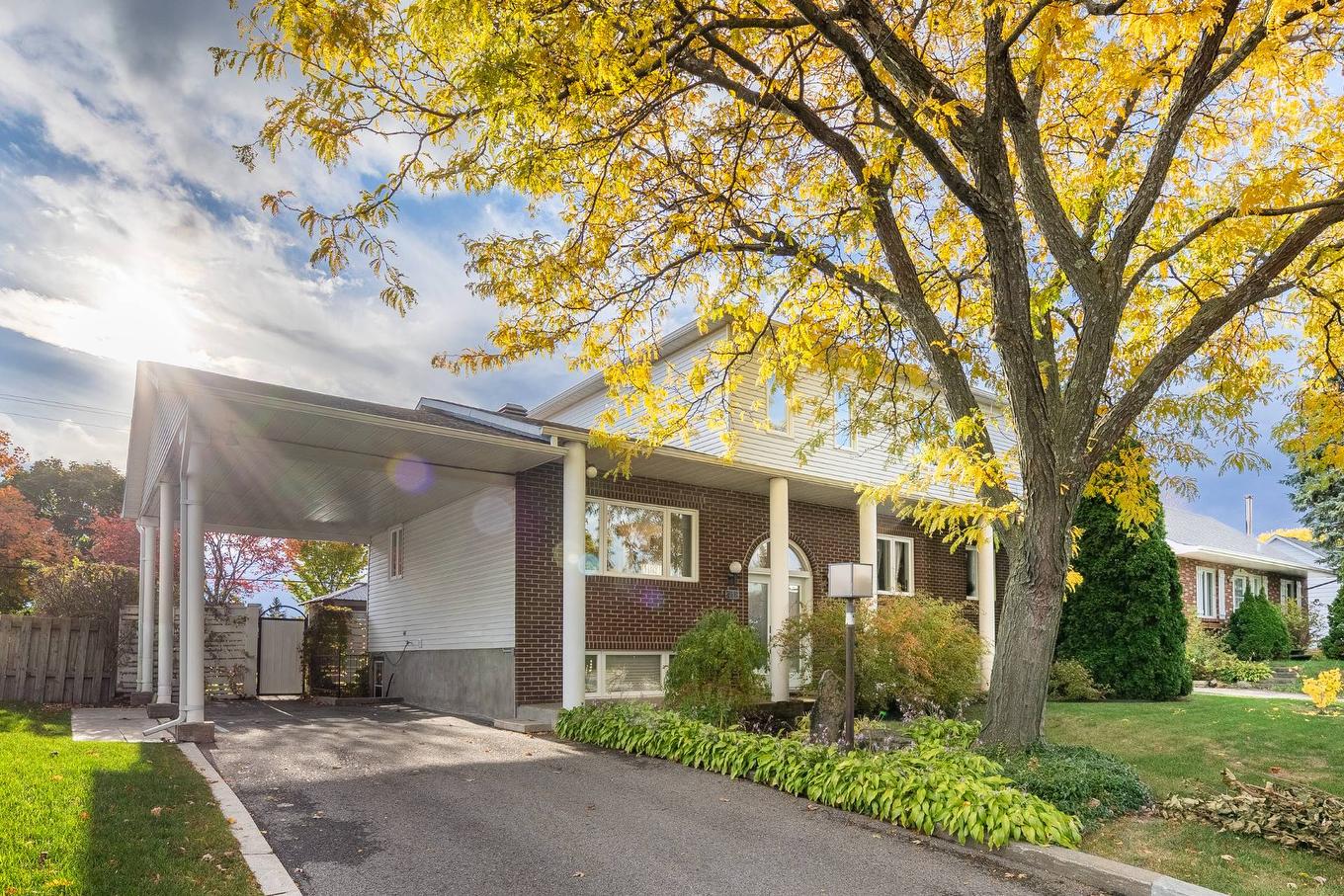 Other - 418 Rue De Grenoble, Sainte-Julie, QC - Outdoor With Facade