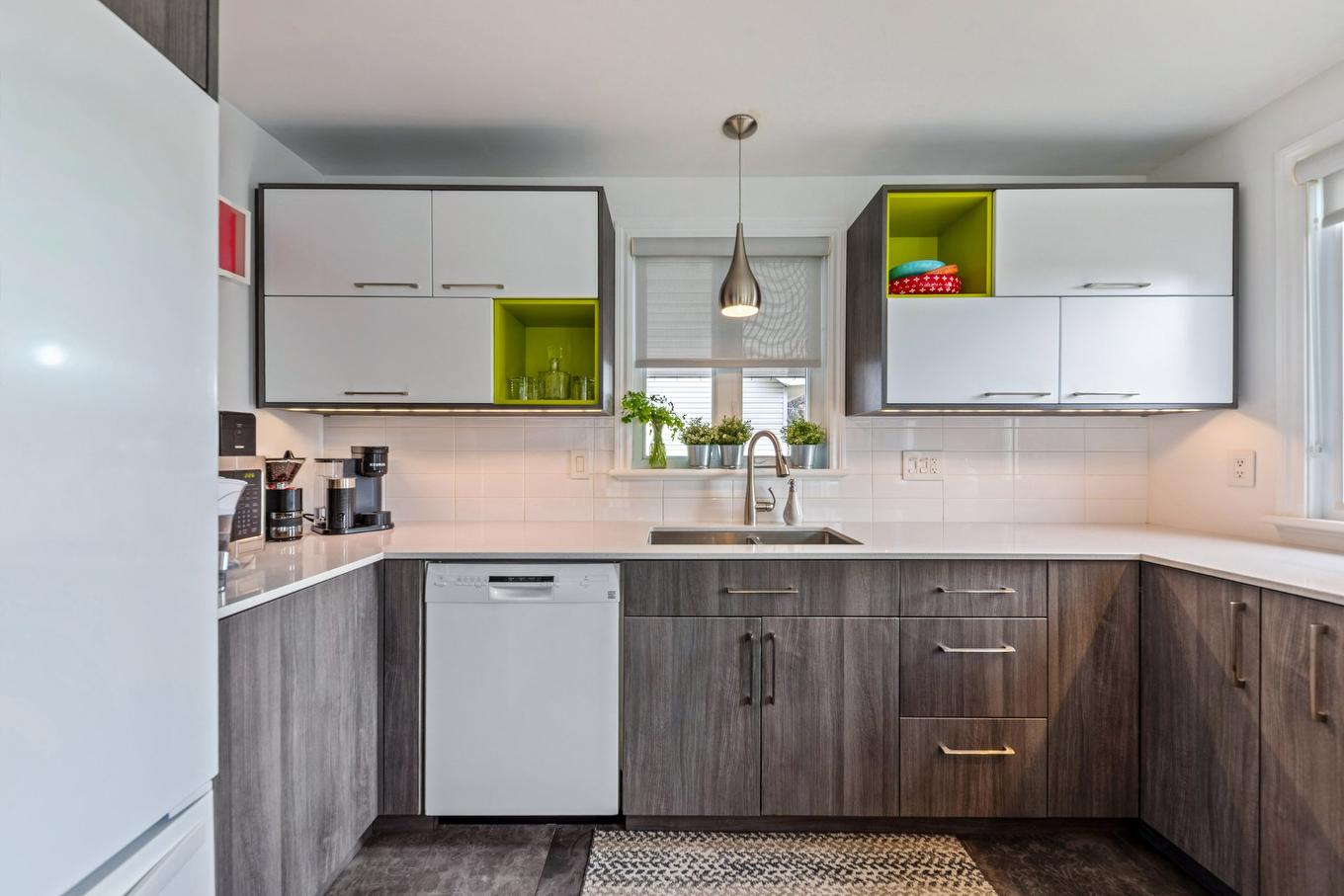 Kitchen - 418 Rue De Grenoble, Sainte-Julie, QC - Indoor Photo Showing Kitchen