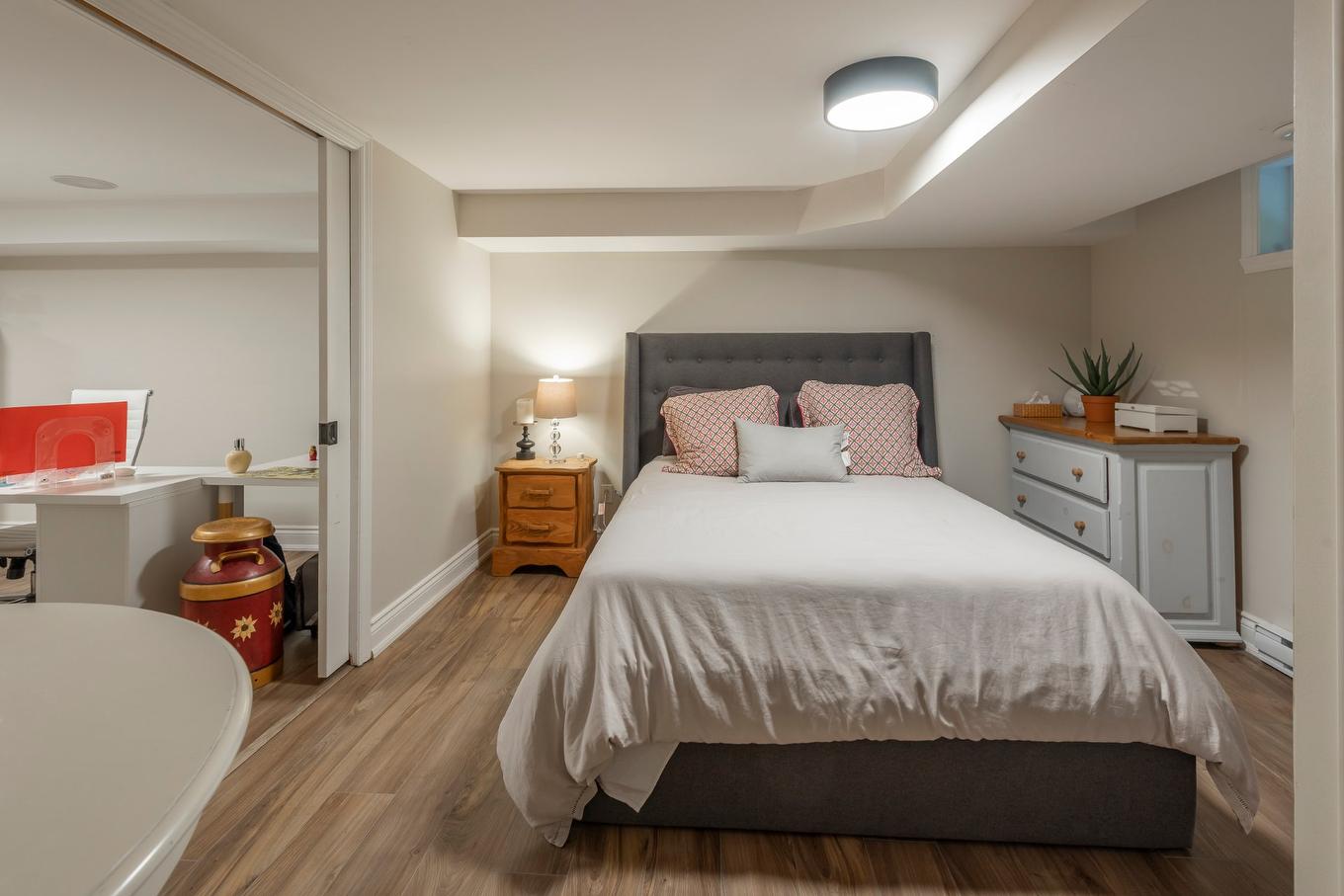 Bedroom - 7370 Rue De Tilly, Montréal (Côte-Des-Neiges/Notre-Dame-De-Grâce), QC - Indoor Photo Showing Bedroom