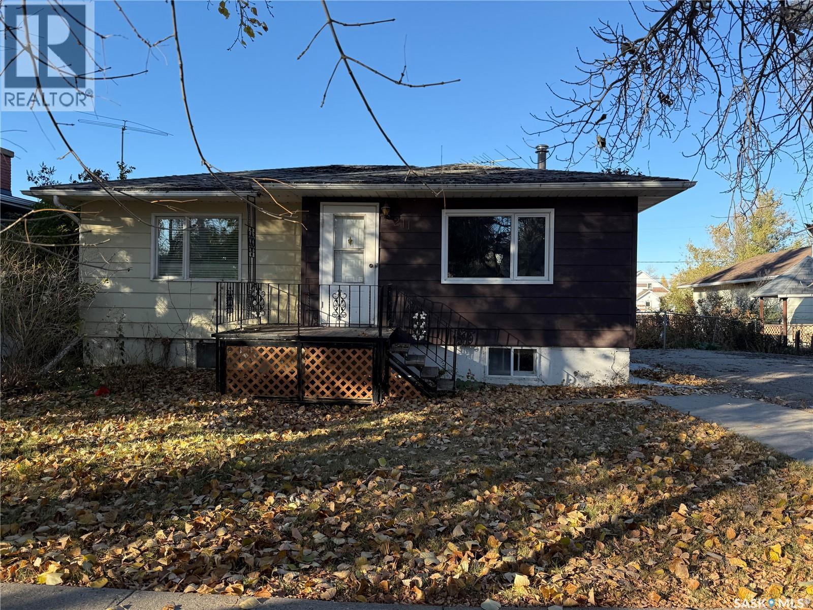 211 Little Flower Avenue, Rosetown, SK - Outdoor