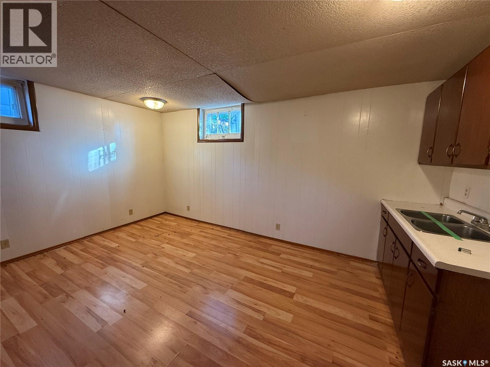 211 Little Flower Avenue, Rosetown, SK - Indoor