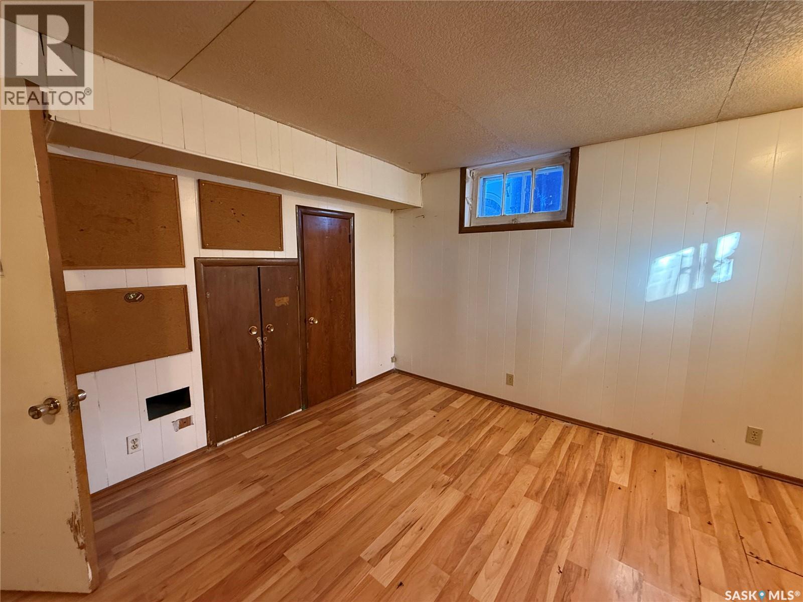 211 Little Flower Avenue, Rosetown, SK - Indoor