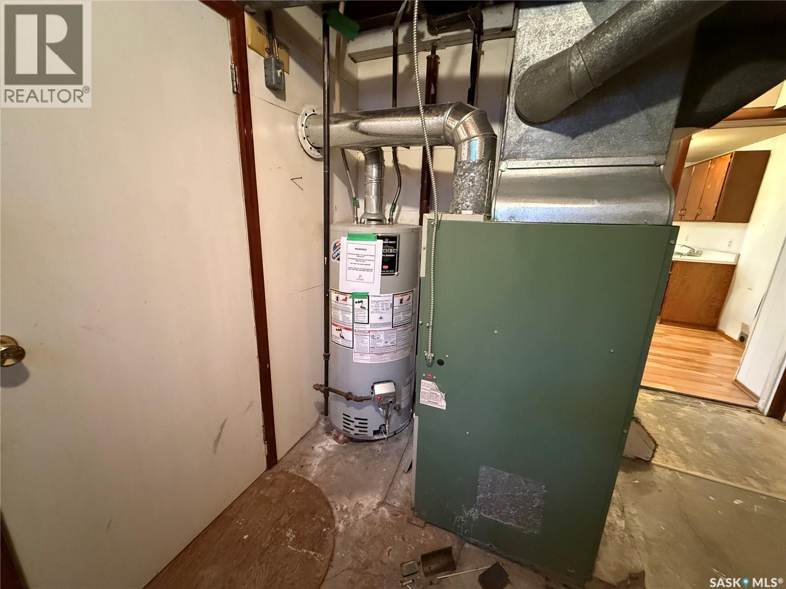 211 Little Flower Avenue, Rosetown, SK - Indoor Photo Showing Basement