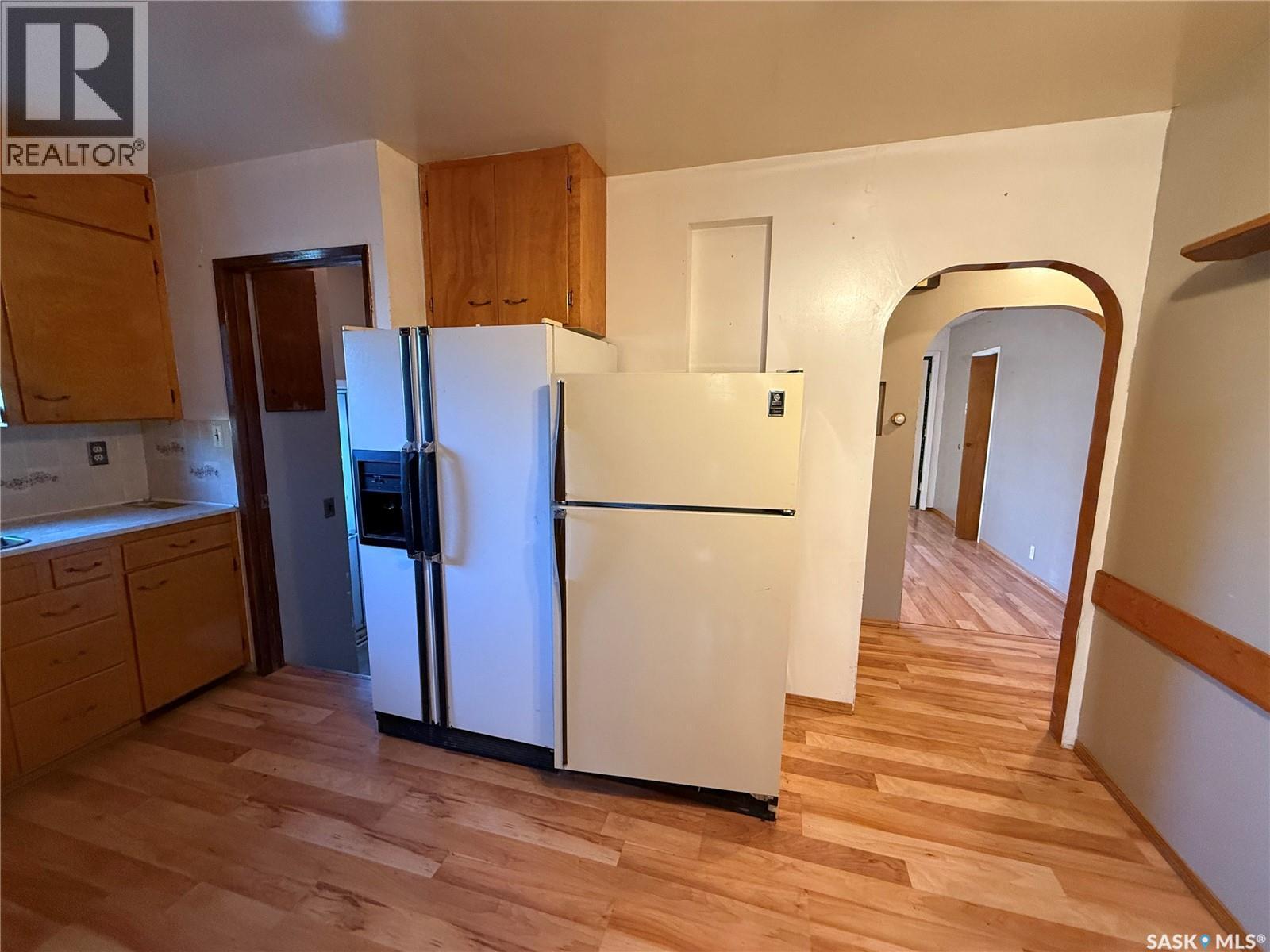 211 Little Flower Avenue, Rosetown, SK - Indoor Photo Showing Kitchen