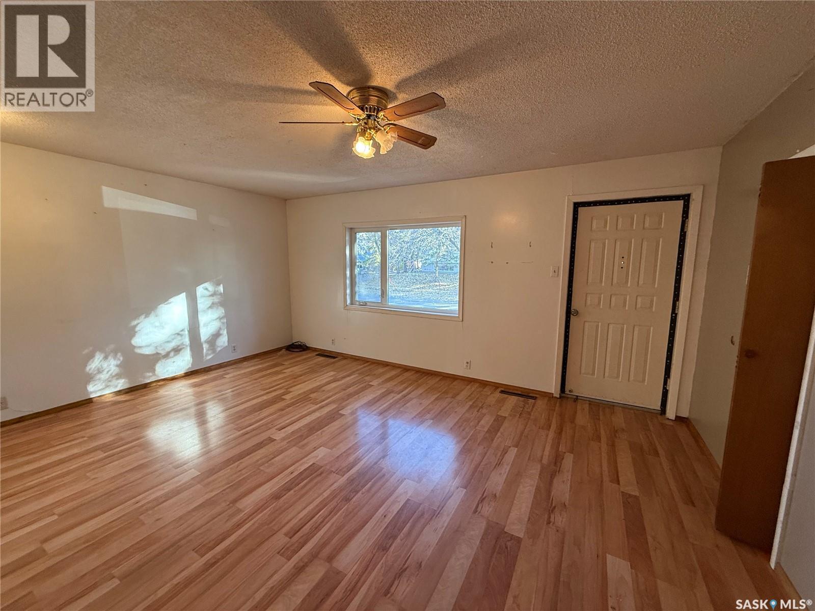 211 Little Flower Avenue, Rosetown, SK - Indoor Photo Showing Other Room