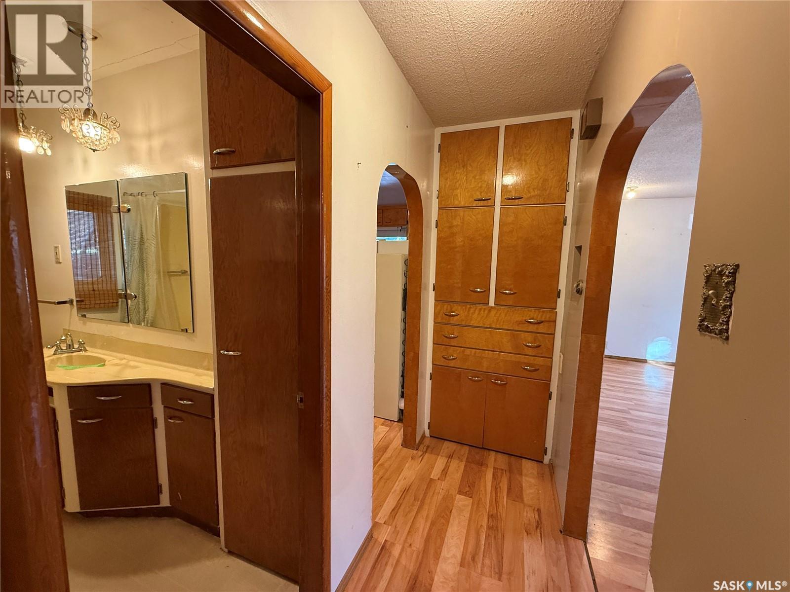 211 Little Flower Avenue, Rosetown, SK - Indoor Photo Showing Other Room