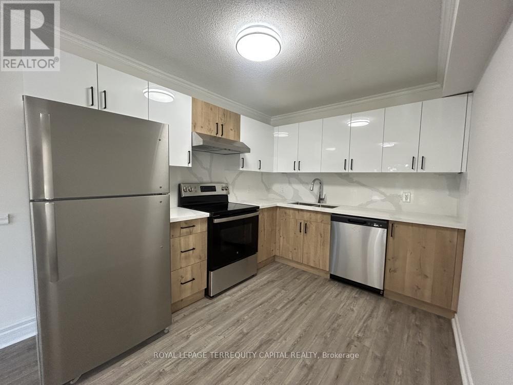 102 Cardinal Street, Barrie, ON - Indoor Photo Showing Kitchen