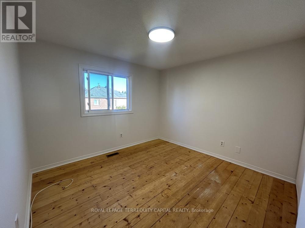 102 Cardinal Street, Barrie, ON - Indoor Photo Showing Other Room