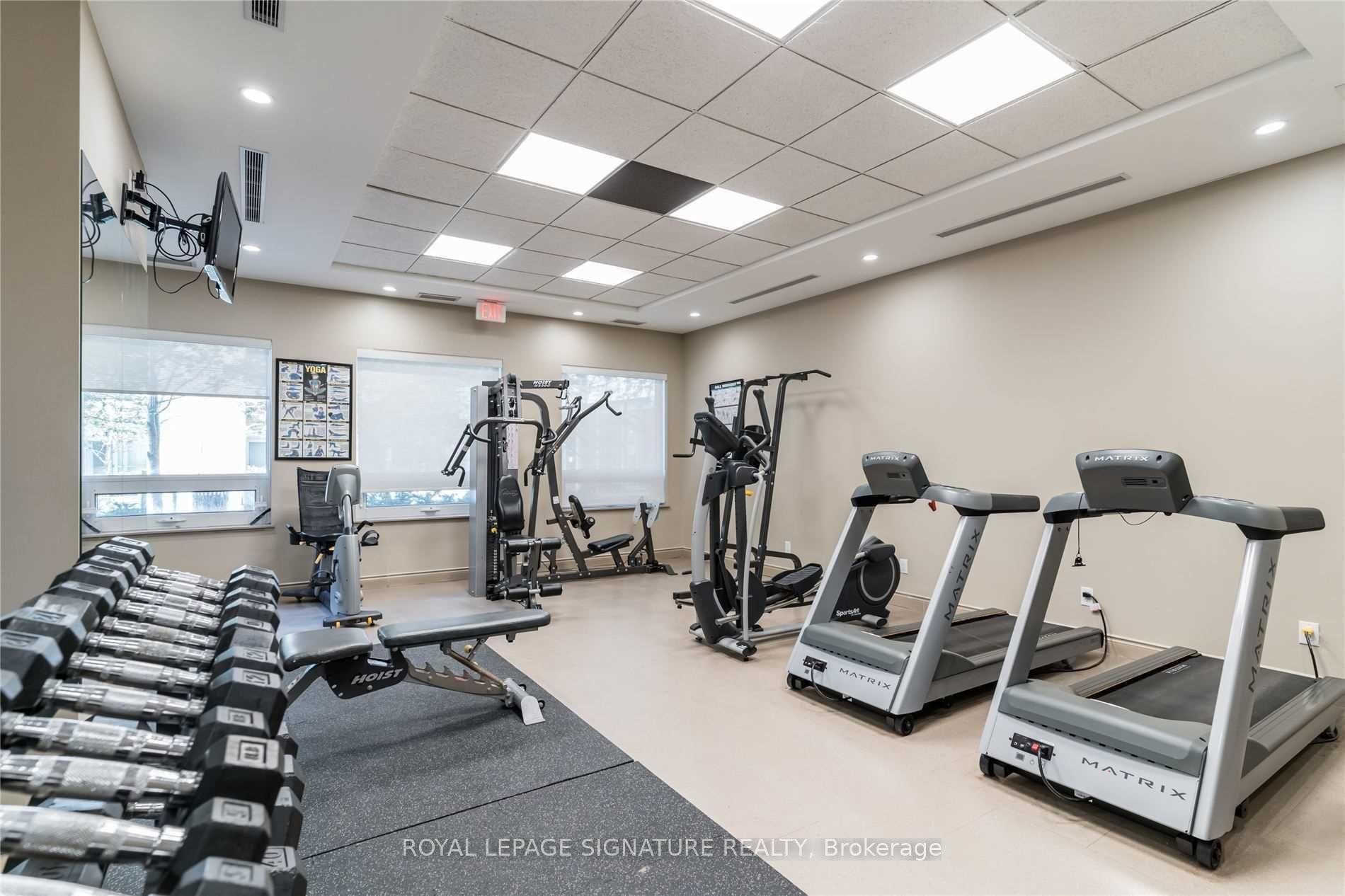 A32-281 Woodbridge Avenue, Vaughan, ON - Indoor Photo Showing Gym Room