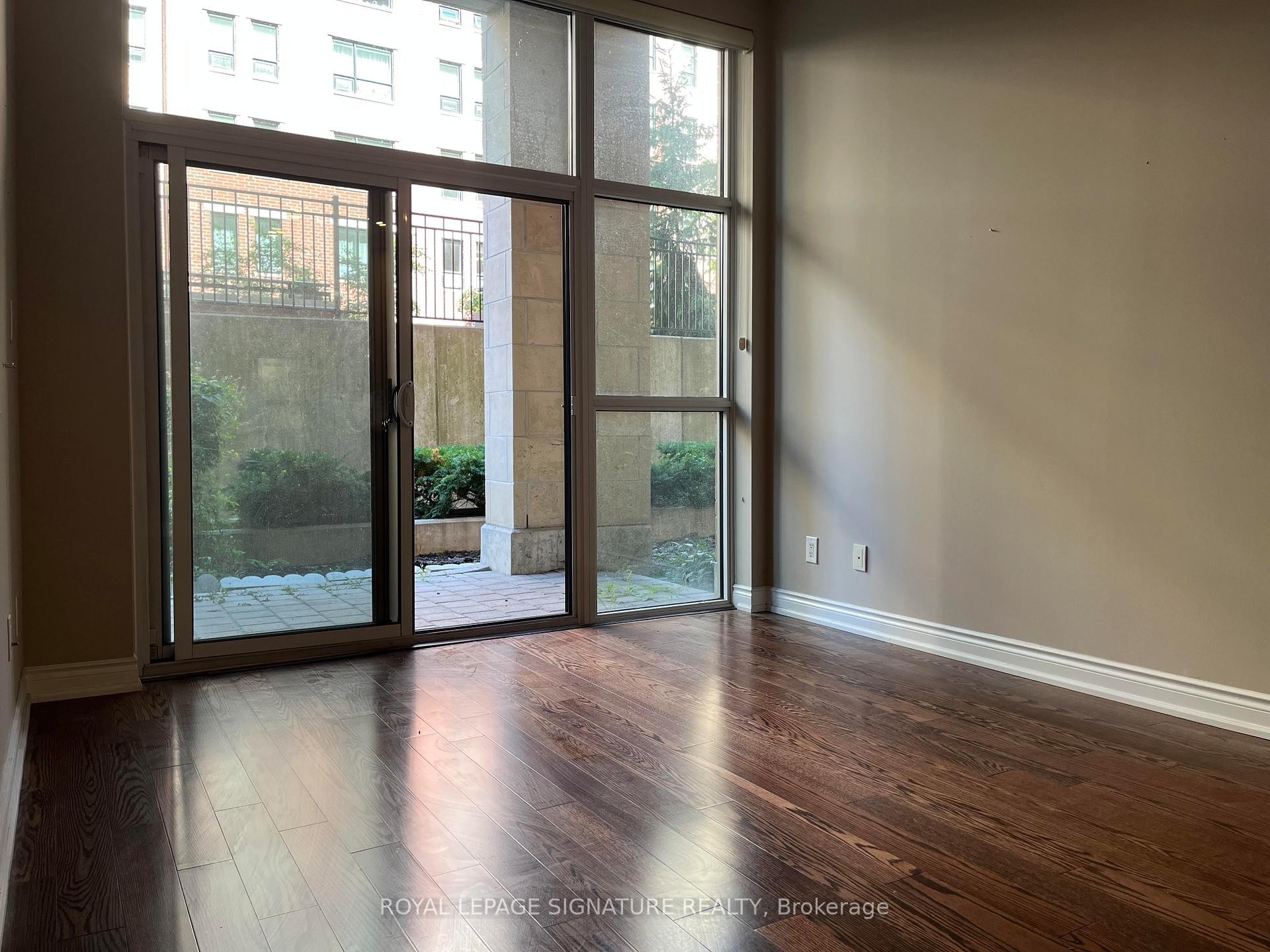 A32-281 Woodbridge Avenue, Vaughan, ON - Indoor Photo Showing Other Room