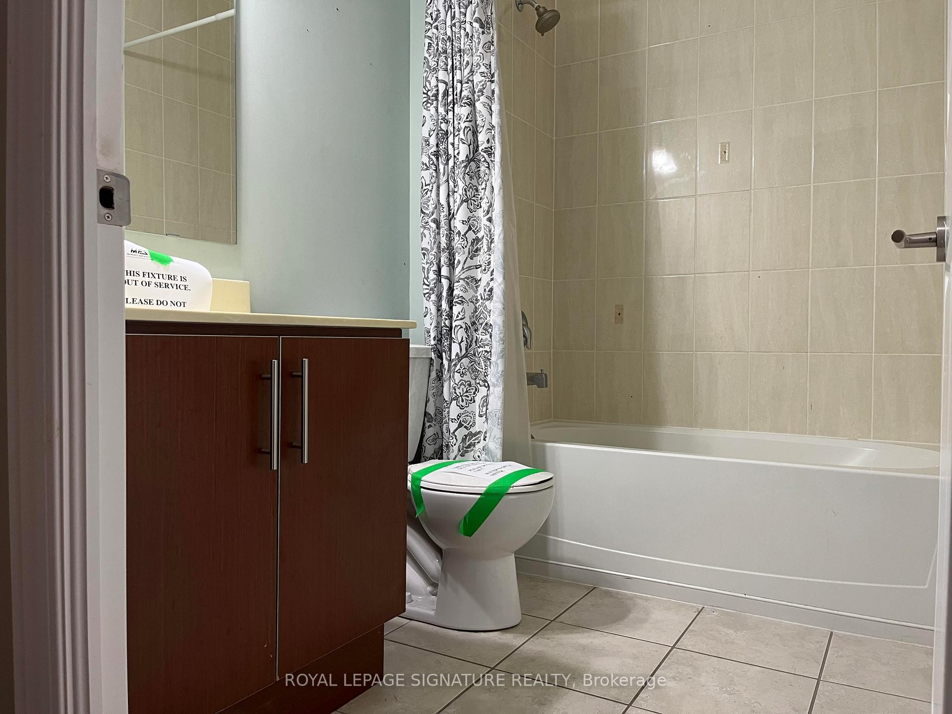 A32-281 Woodbridge Avenue, Vaughan, ON - Indoor Photo Showing Bathroom