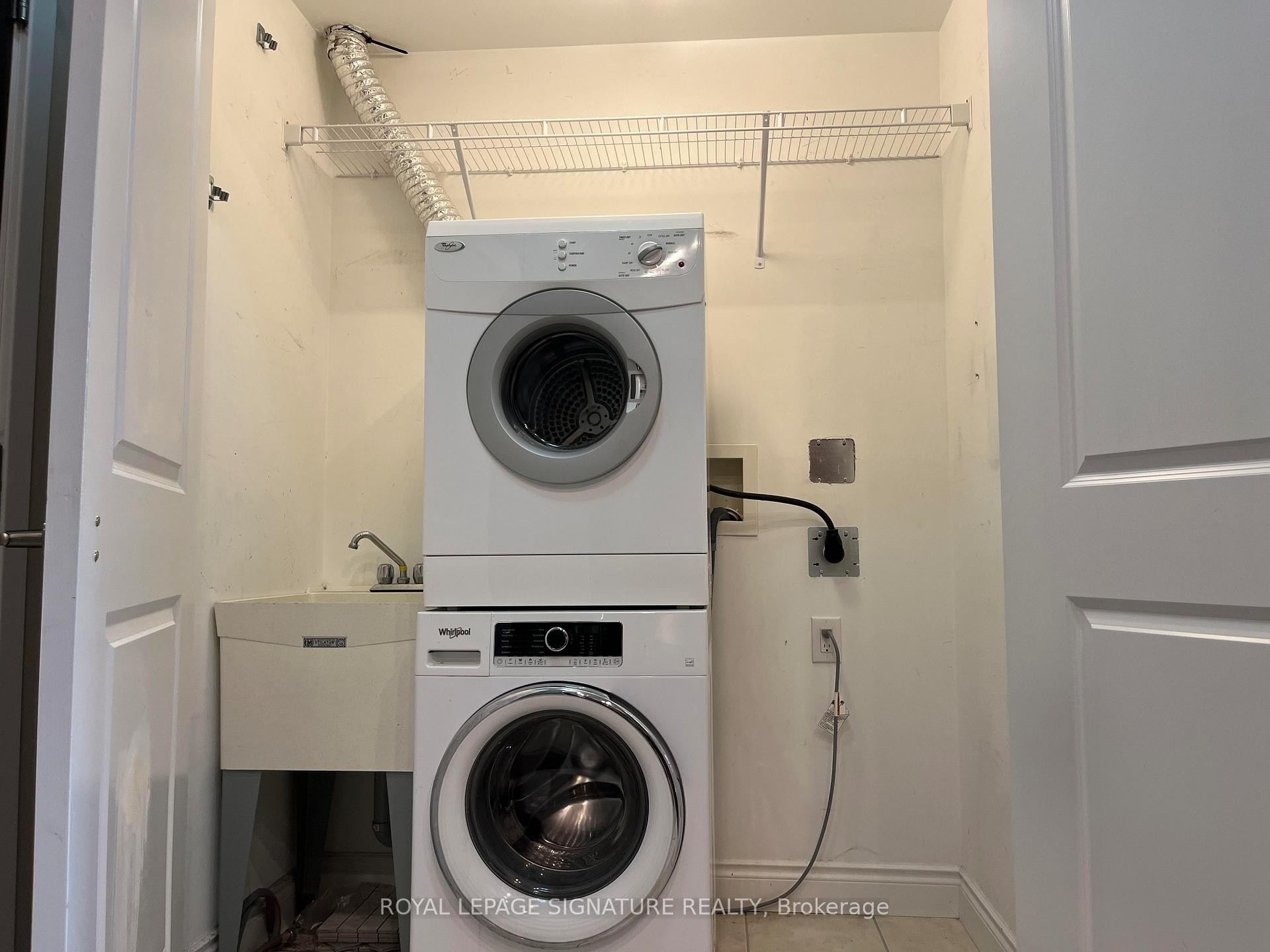 A32-281 Woodbridge Avenue, Vaughan, ON - Indoor Photo Showing Laundry Room