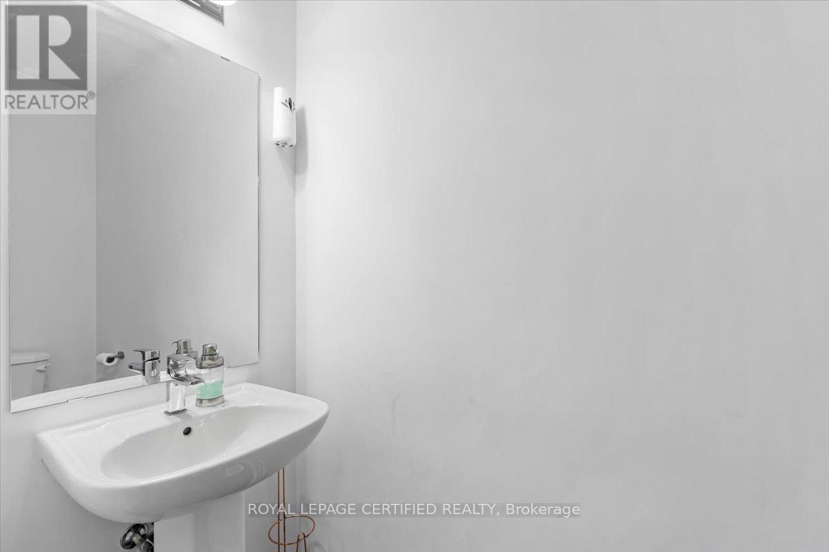 25 - 61 Soho Street, Hamilton, ON - Indoor Photo Showing Bathroom