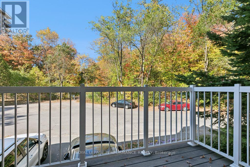 Your Balcony with Great Views of NCC Trees. - 560 Thomson Street, Ottawa, ON - Outdoor