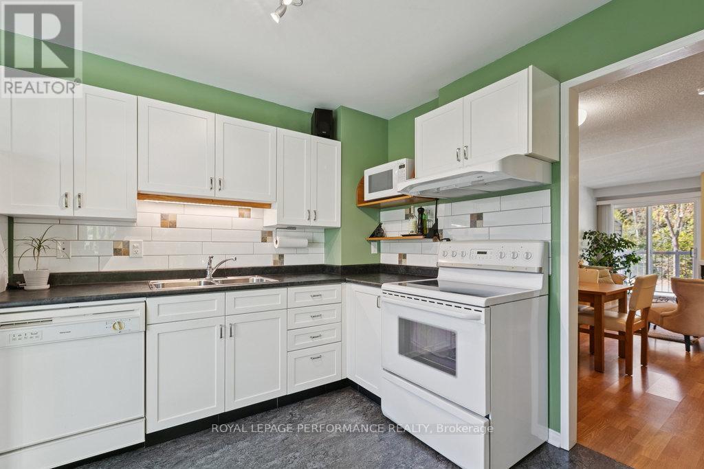 560 Thomson Street, Ottawa, ON - Indoor Photo Showing Kitchen With Double Sink