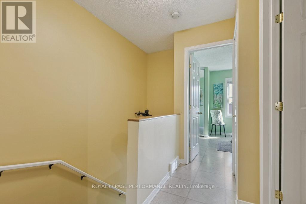 Top Floor - 560 Thomson Street, Ottawa, ON - Indoor Photo Showing Other Room