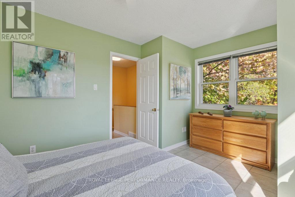 560 Thomson Street, Ottawa, ON - Indoor Photo Showing Bedroom
