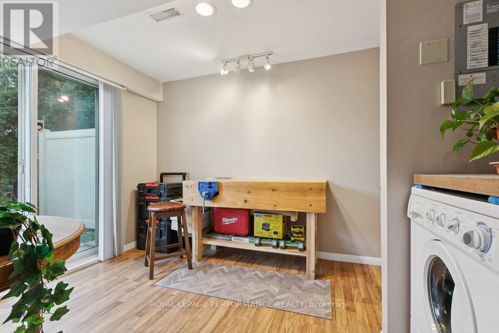 560 Thomson Street, Ottawa, ON - Indoor Photo Showing Laundry Room