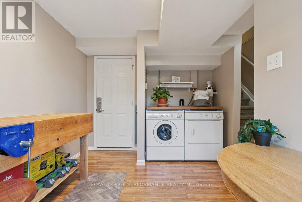 560 Thomson Street, Ottawa, ON - Indoor Photo Showing Laundry Room