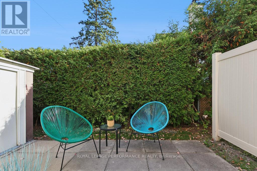 560 Thomson Street, Ottawa, ON - Outdoor