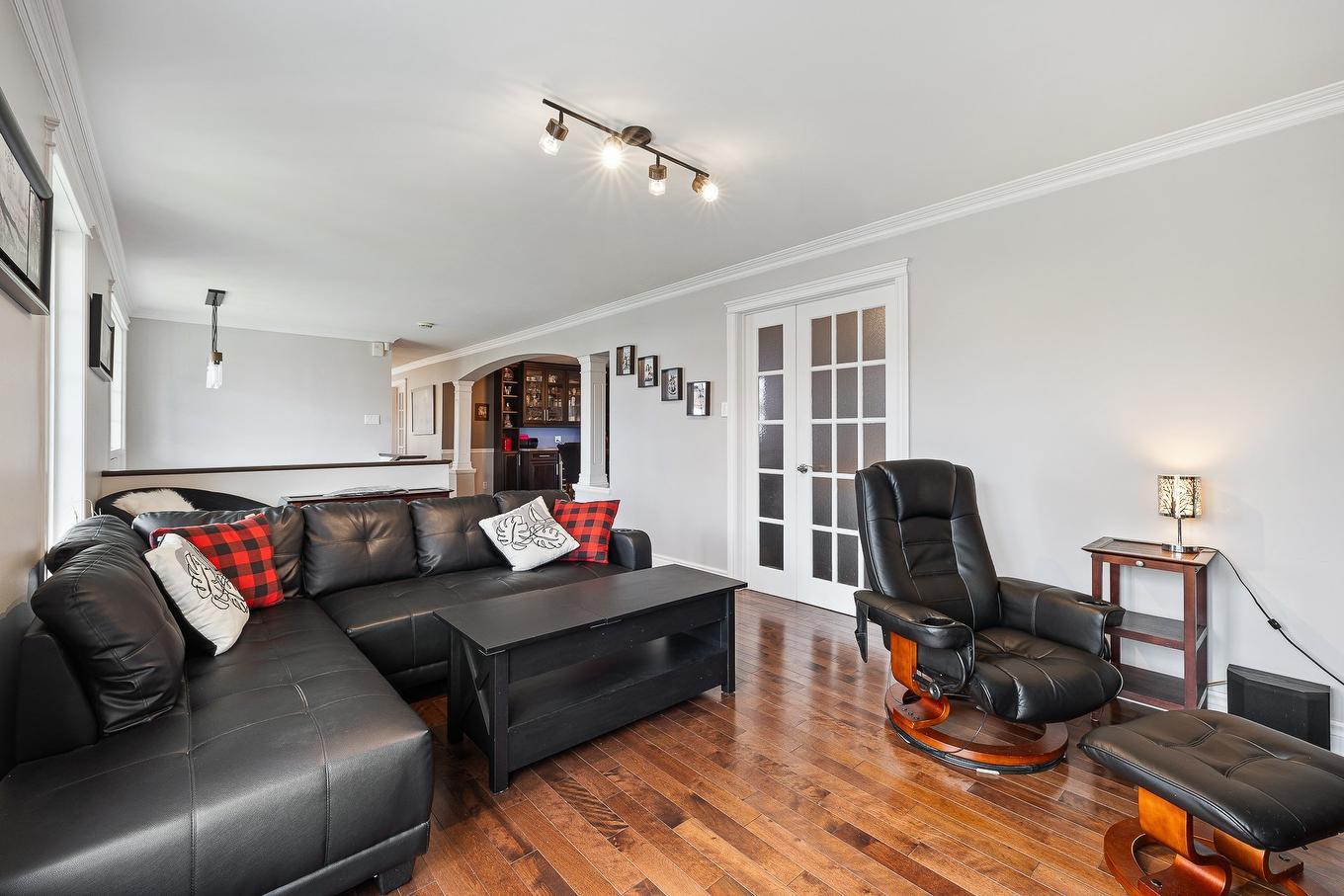 Living room - 2951 Rue Principale, Dunham, QC - Indoor Photo Showing Living Room