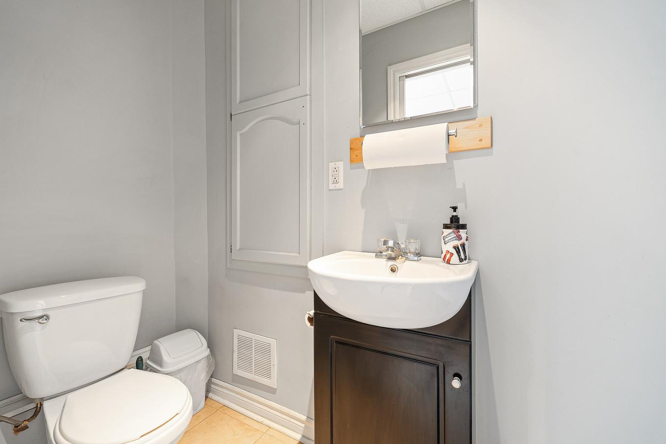 Powder room - 2951 Rue Principale, Dunham, QC - Indoor Photo Showing Bathroom