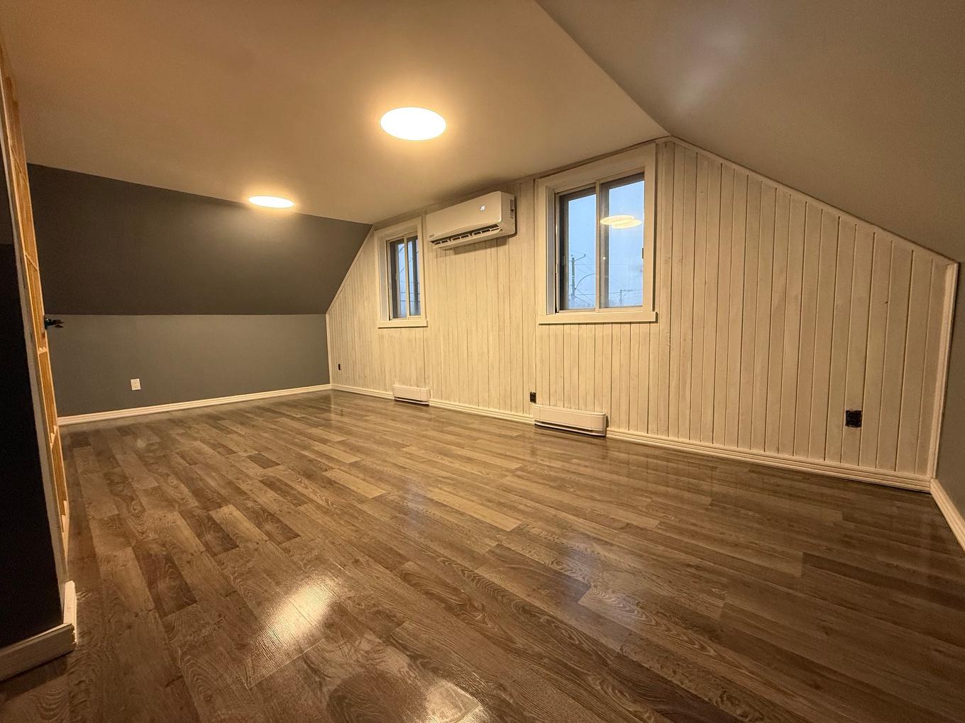 Chambre à coucher - 151 Rue St-Georges, Saint-Séverin, QC - Indoor Photo Showing Other Room