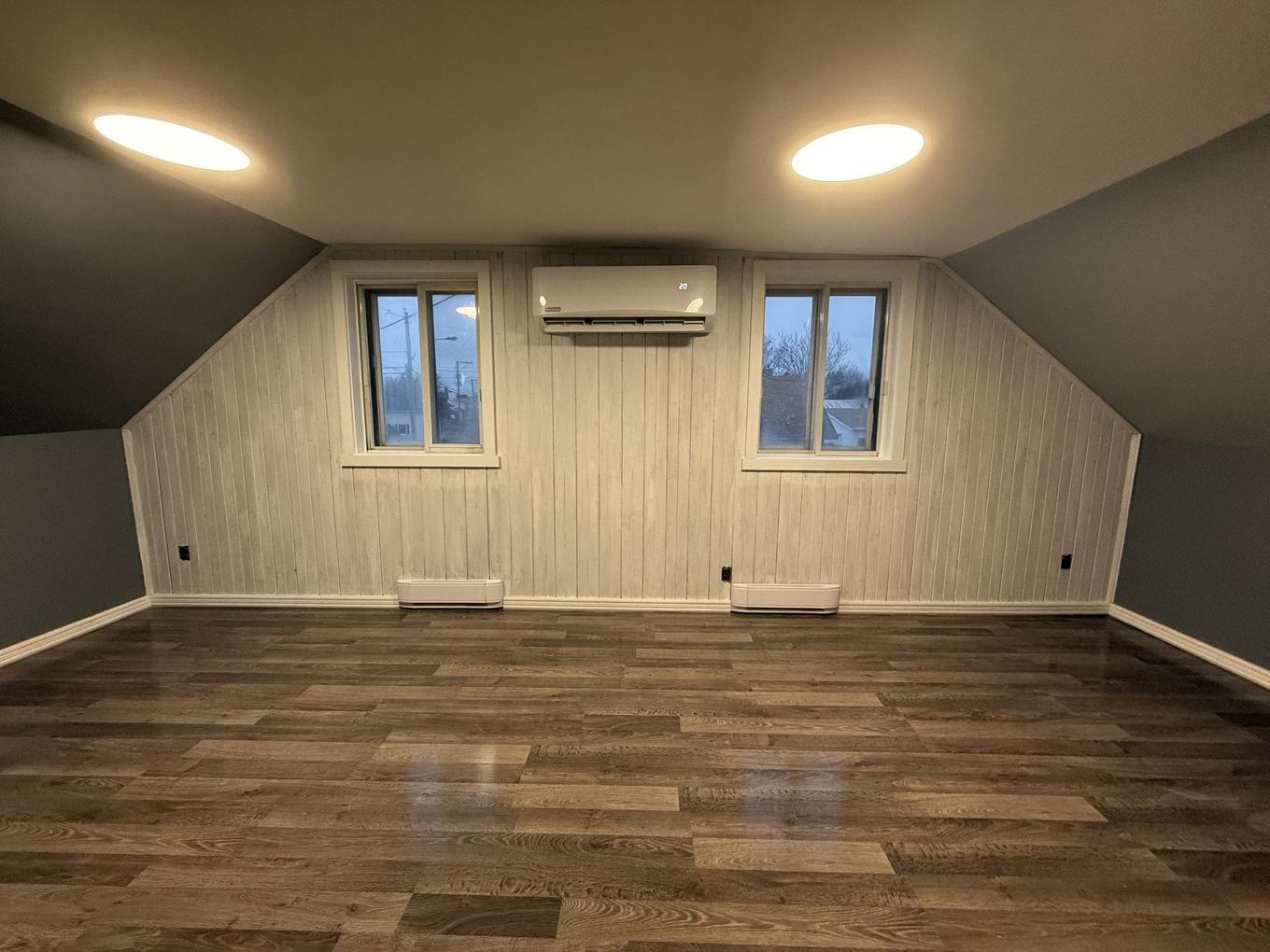 Chambre à coucher - 151 Rue St-Georges, Saint-Séverin, QC - Indoor Photo Showing Other Room