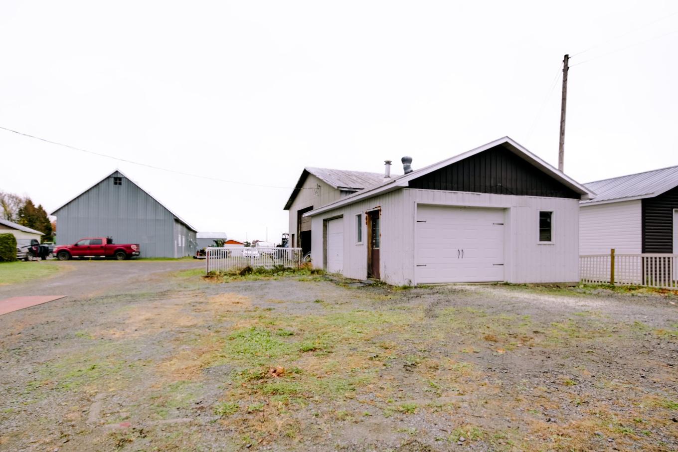 Garage - 151 Rue St-Georges, Saint-Séverin, QC - Outdoor With Exterior
