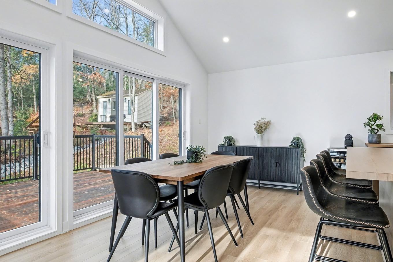 Dining room - 2100 Rue Wilfrid, Val-David, QC - Indoor Photo Showing Dining Room