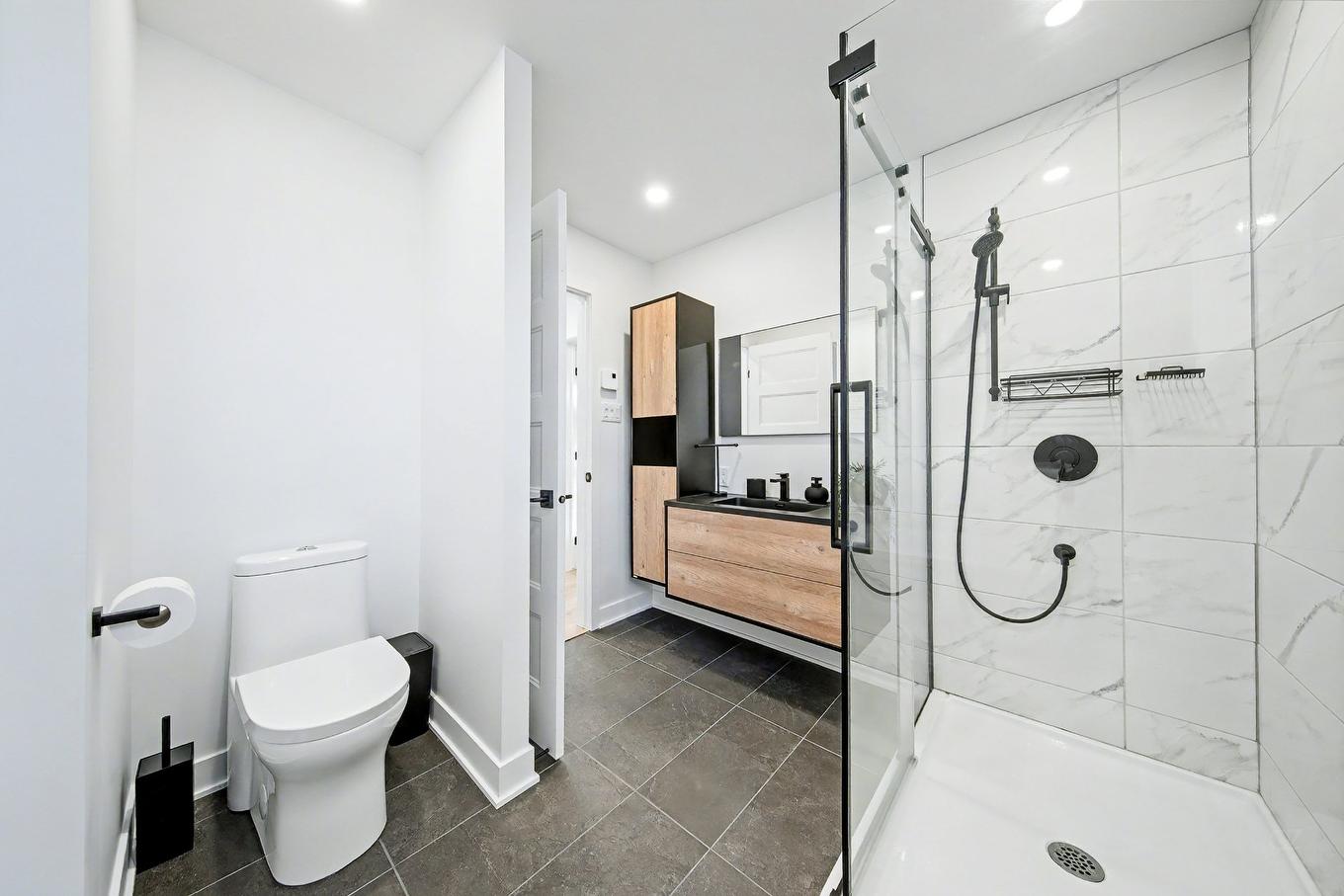 Bathroom - 2100 Rue Wilfrid, Val-David, QC - Indoor Photo Showing Bathroom