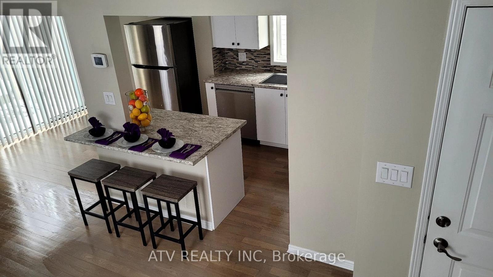 133 Columbia Road, Barrie, ON - Indoor Photo Showing Kitchen