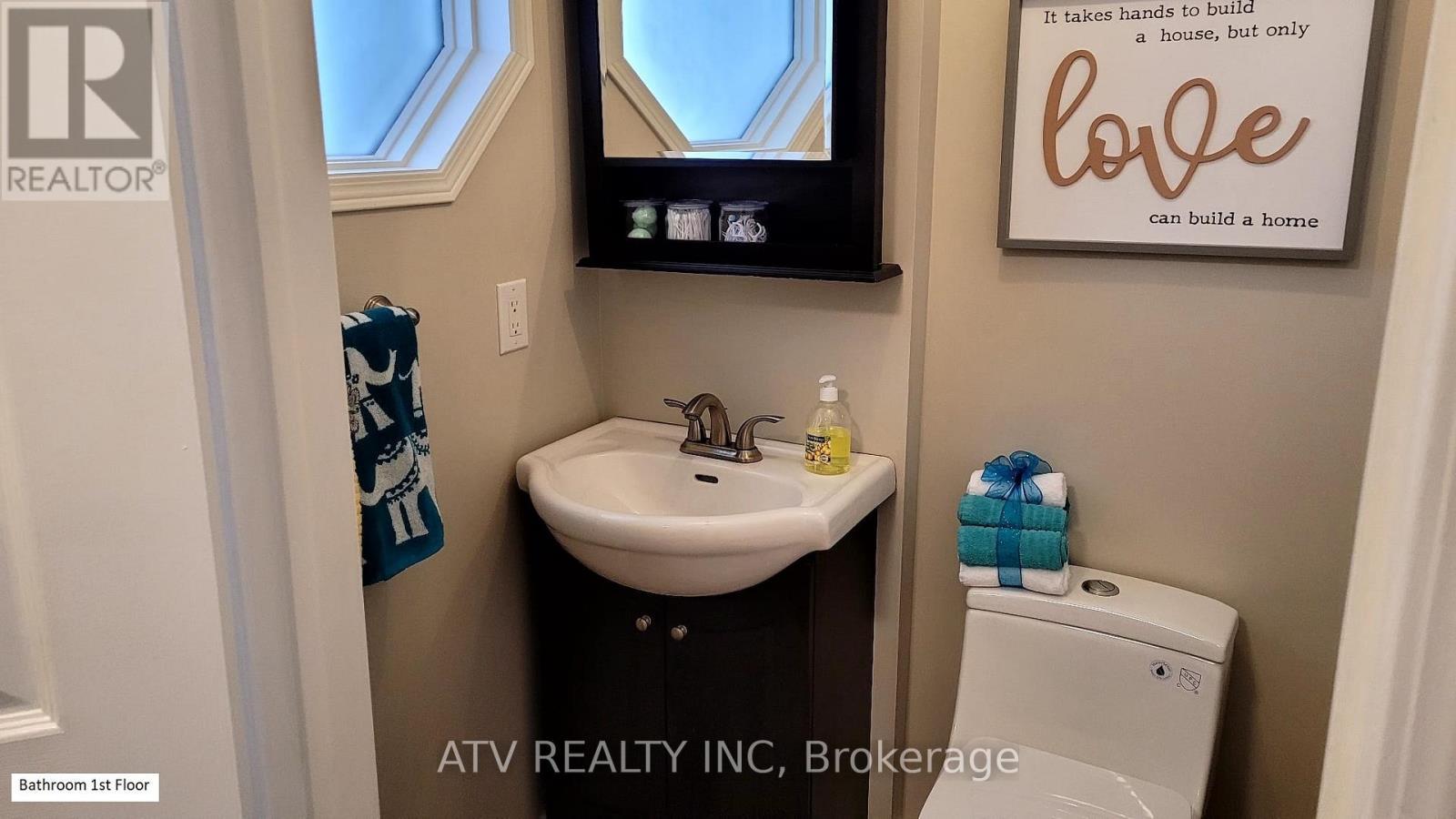 133 Columbia Road, Barrie, ON - Indoor Photo Showing Bathroom