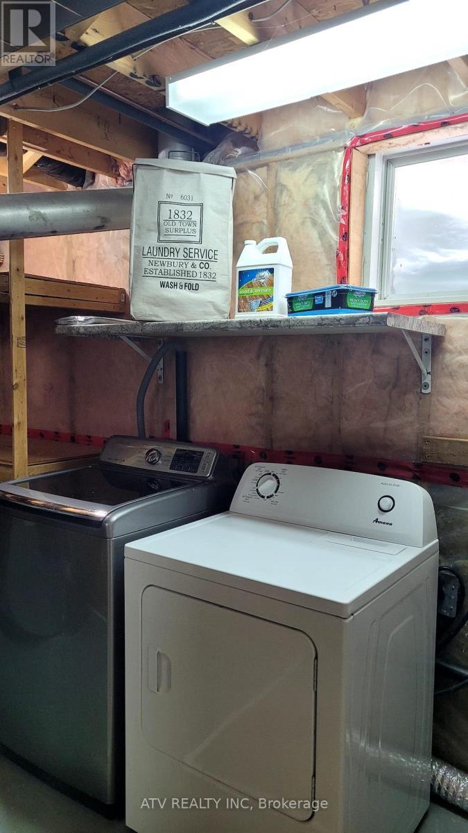133 Columbia Road, Barrie, ON - Indoor Photo Showing Laundry Room