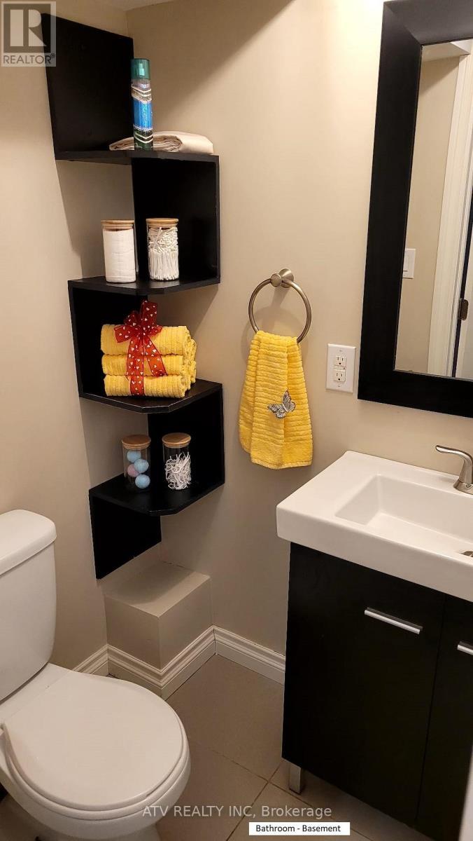 133 Columbia Road, Barrie, ON - Indoor Photo Showing Bathroom