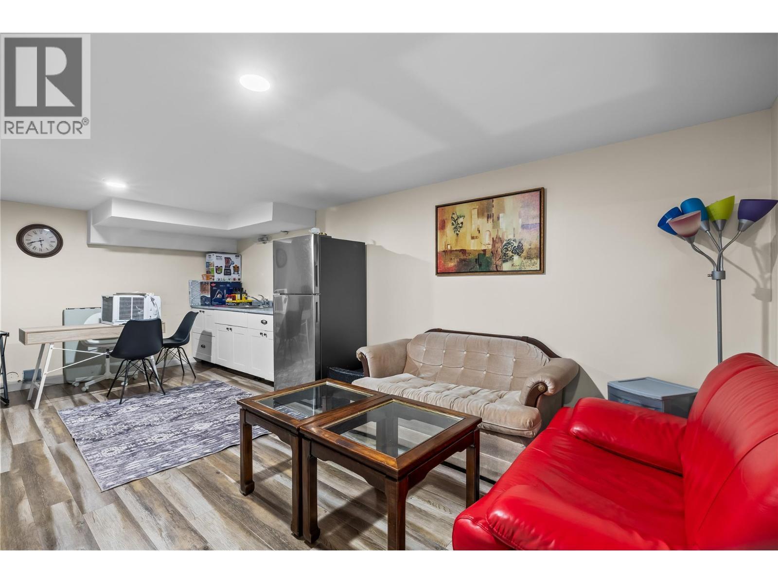 205 Homer Road, Kelowna, BC - Indoor