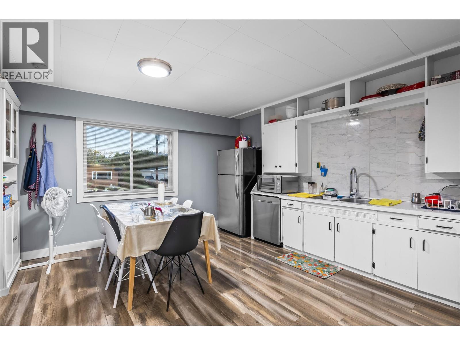 205 Homer Road, Kelowna, BC - Indoor