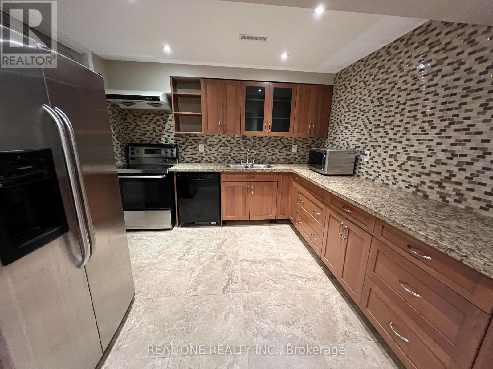 kitchen - 463 Cavell Drive, Mississauga, ON - Indoor Photo Showing Kitchen