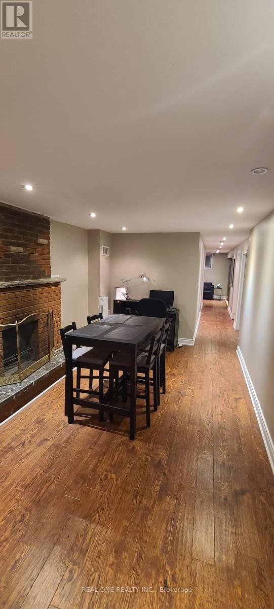 living room - 463 Cavell Drive, Mississauga, ON - Indoor Photo Showing Other Room