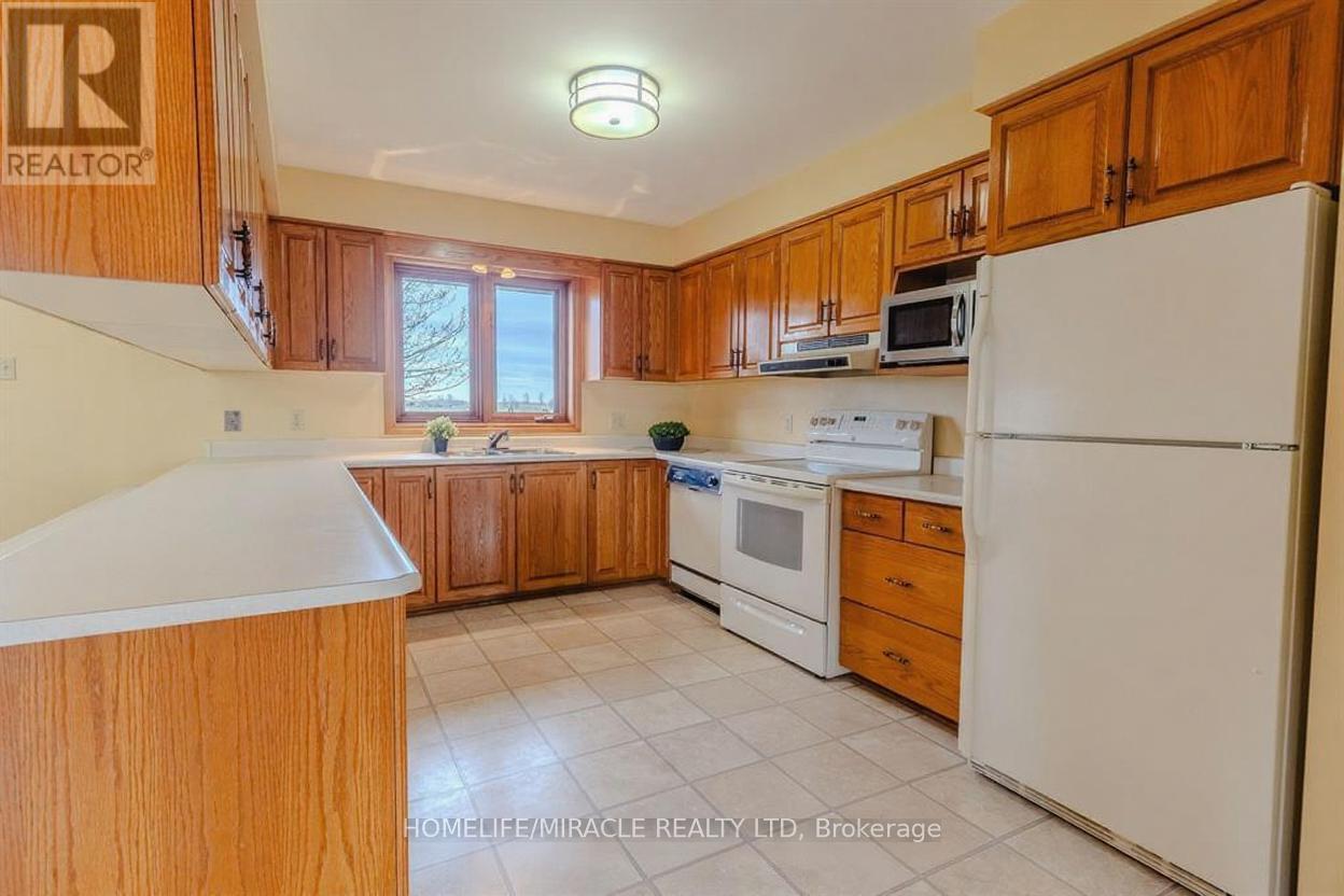 9370 10Th Line, Halton Hills, ON - Indoor Photo Showing Kitchen