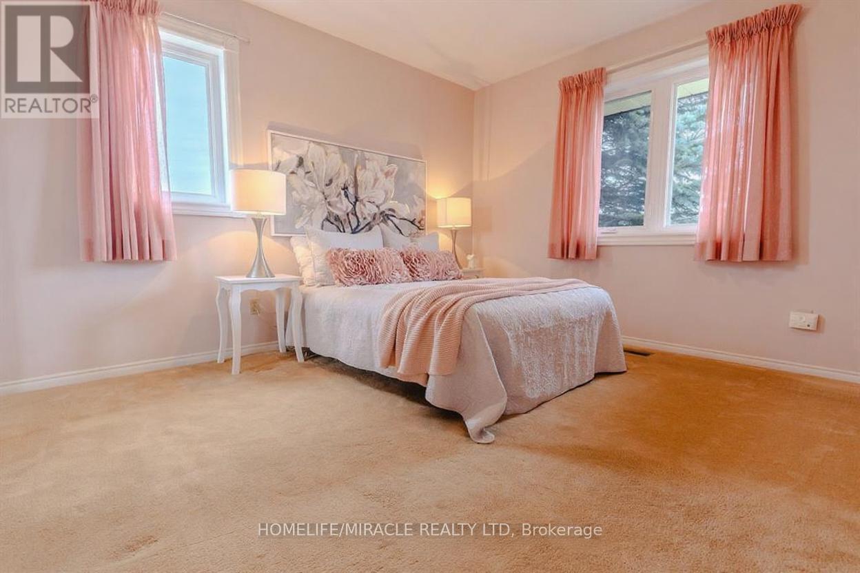 9370 10Th Line, Halton Hills, ON - Indoor Photo Showing Bedroom