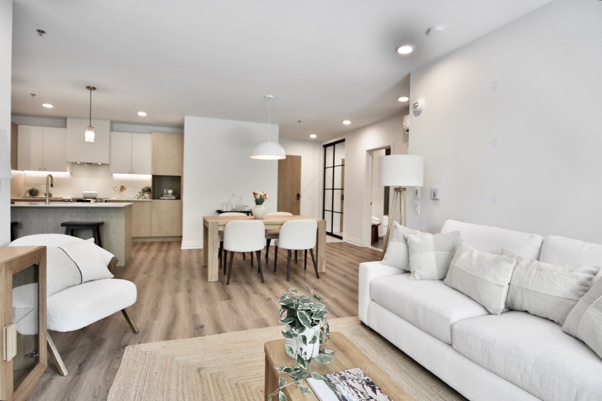 Living Room - 112-2100 Rue Benoit, Saint-Bruno-De-Montarville, QC - Indoor Photo Showing Living Room