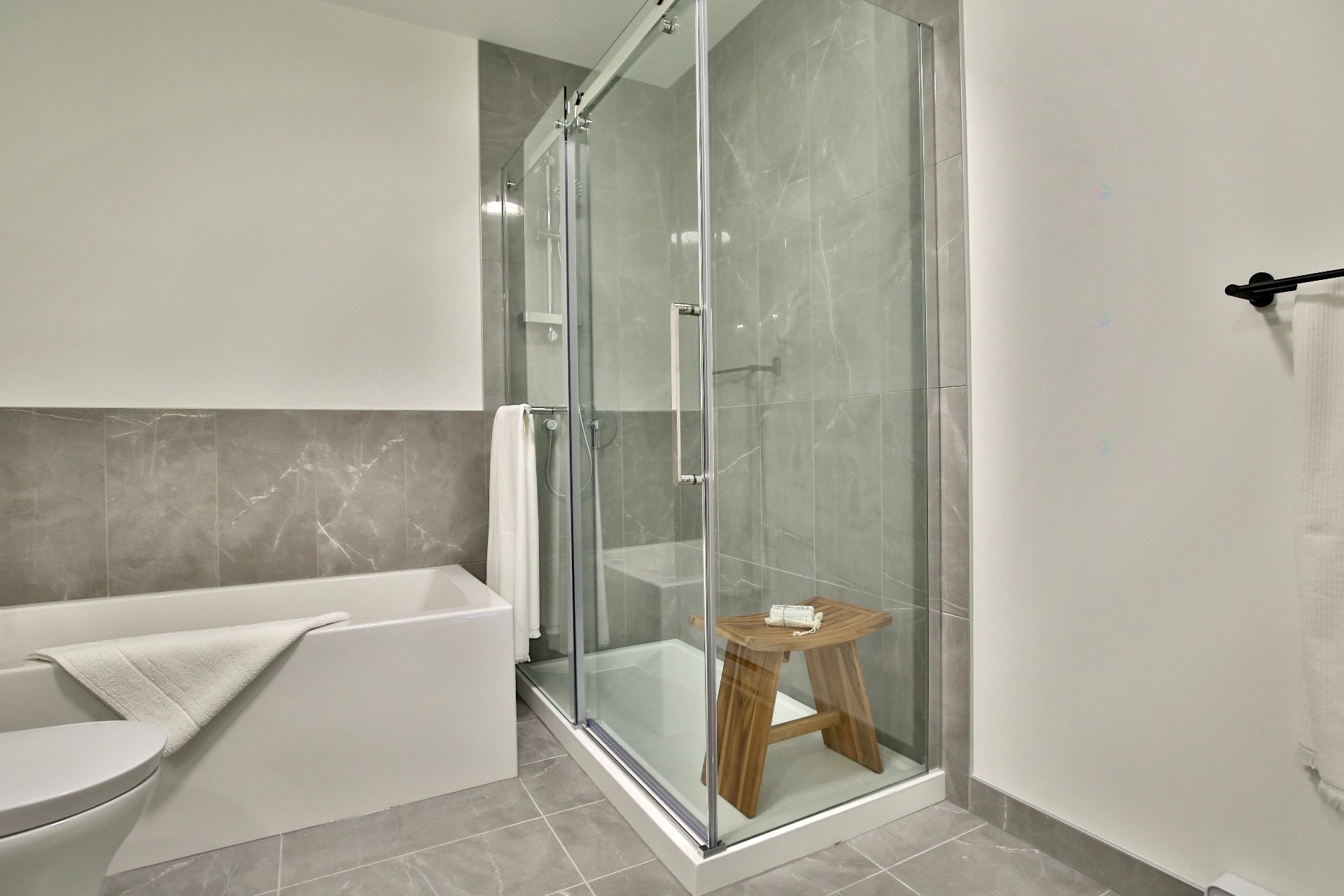 Bathroom - 112-2100 Rue Benoit, Saint-Bruno-De-Montarville, QC - Indoor Photo Showing Bathroom